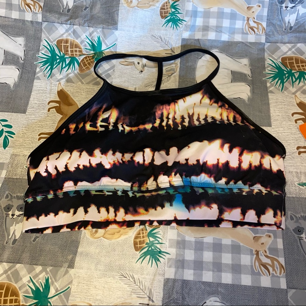 Lucy Sports bra size large